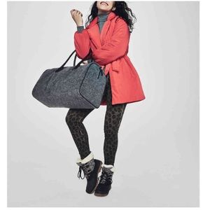 🌸 NEW DSW OVERNIGHT DUFFLE BAG